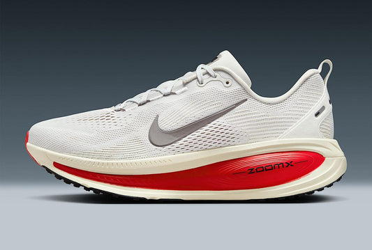 Nike Vomero 18 - Red